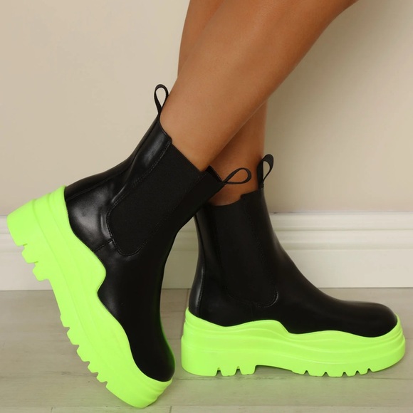 •Manhattan Feelings• Black & Neon Green Slip On Boots - Picture 2 of 4